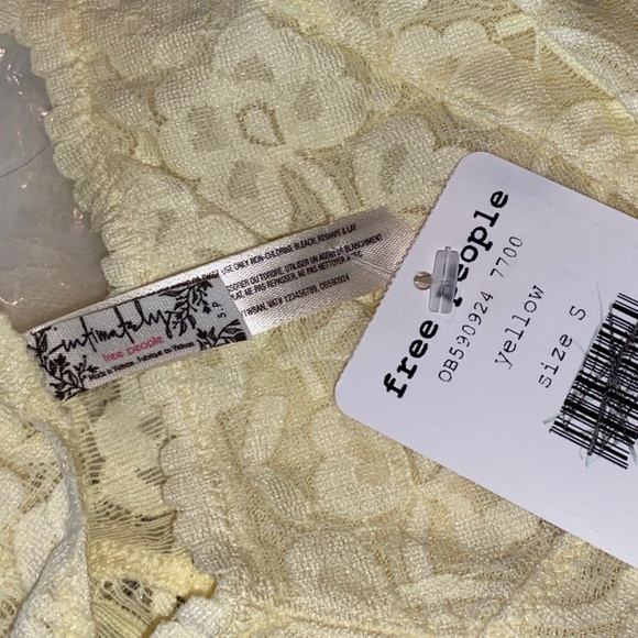 NWT FreePeople Sz-S Lace Soft Yellow Light BraletteVery Soft and Sooo Pretty 🌼💛 - Picture 10 of 16